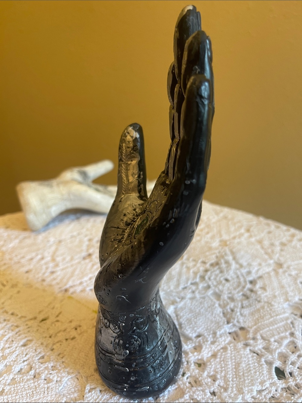 Decorative Hand Palm Statues with All-Seeing Eye — Black & Cream Halloween - Picture 9 of 9